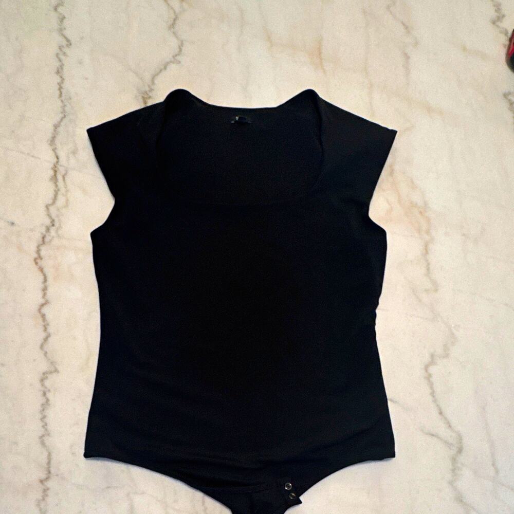 Express Women’s Black Short Sleeve Solid Bodysuit One Piece, Size L Regular 0123